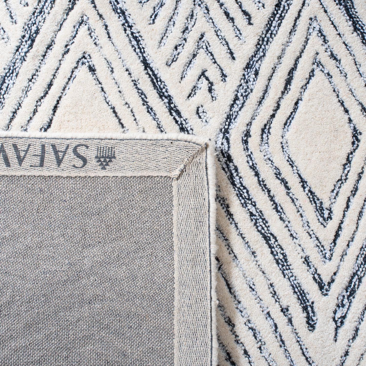 Abstract 350 Rug | Safavieh - ABT350