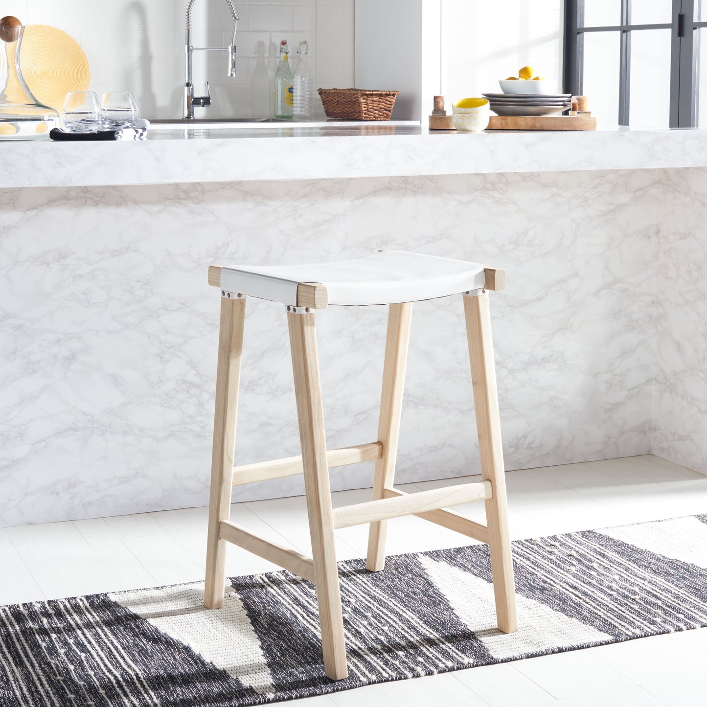 Aariz Rectangle Barstool | Safavieh - BST1010