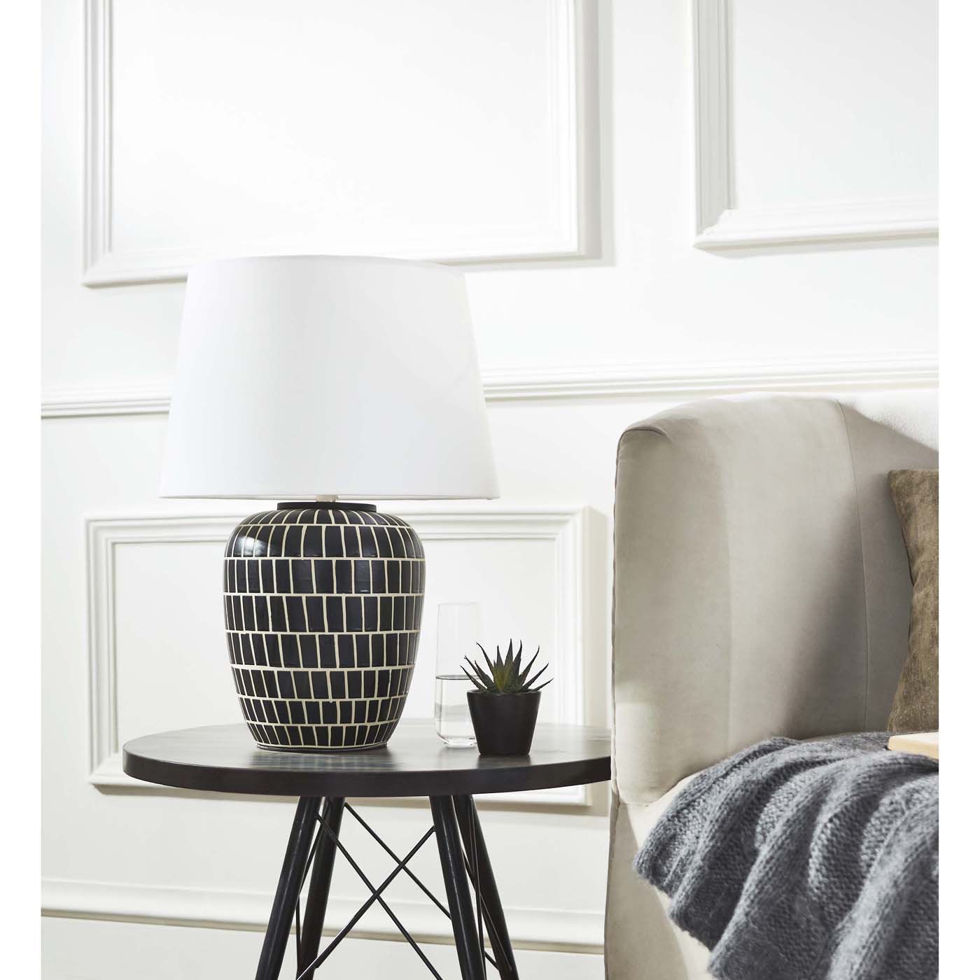 Aela Table Lamp  | Safavieh - TBL2000