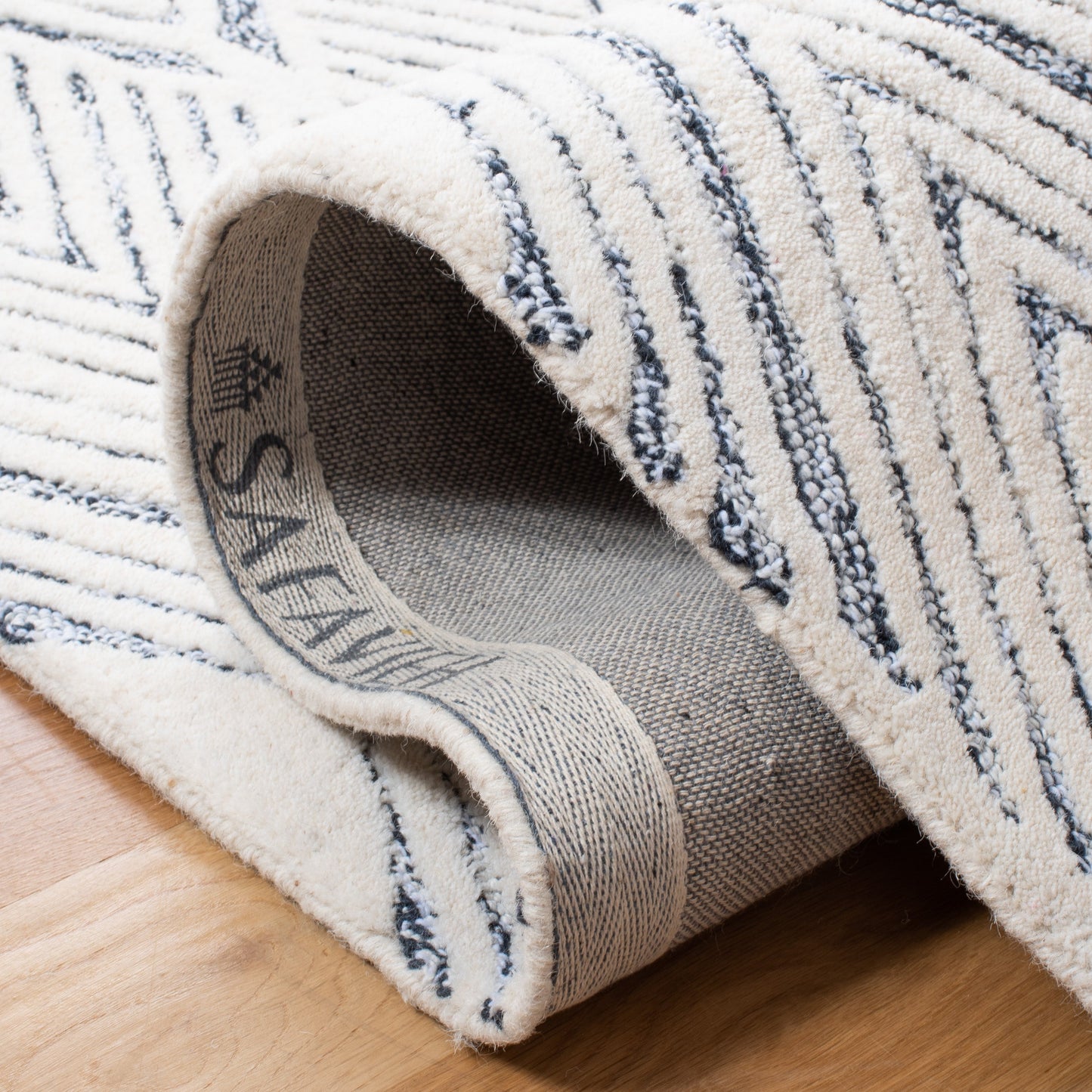 Abstract 350 Rug | Safavieh - ABT350