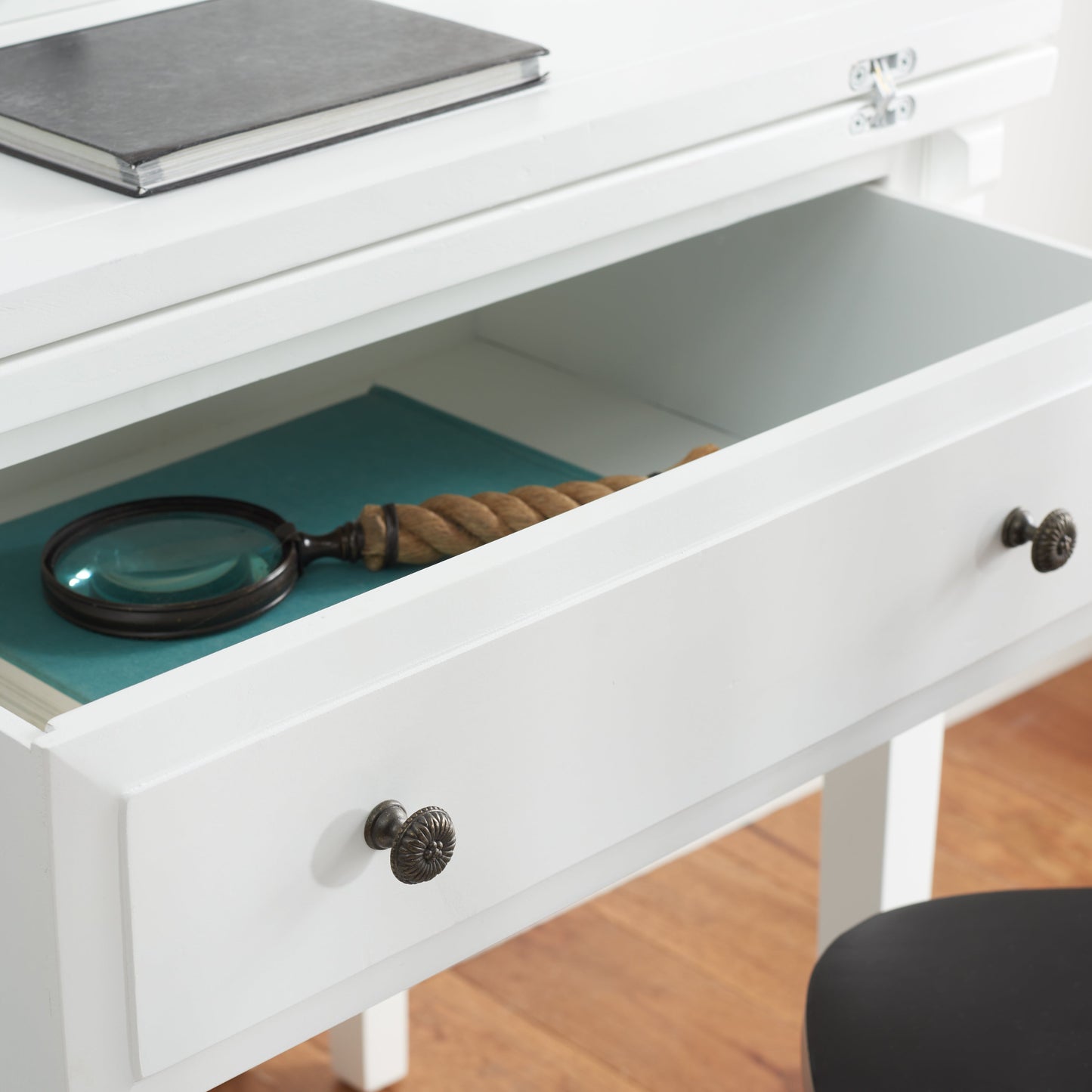 Abigail Desk | Safavieh - AMH6520