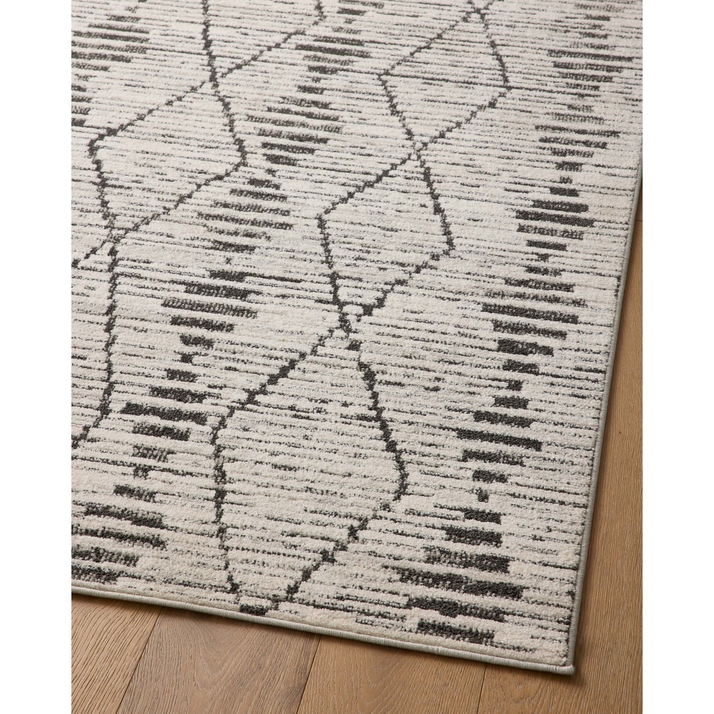 Alexander Home Monroe Geometric Moroccan Area Rug