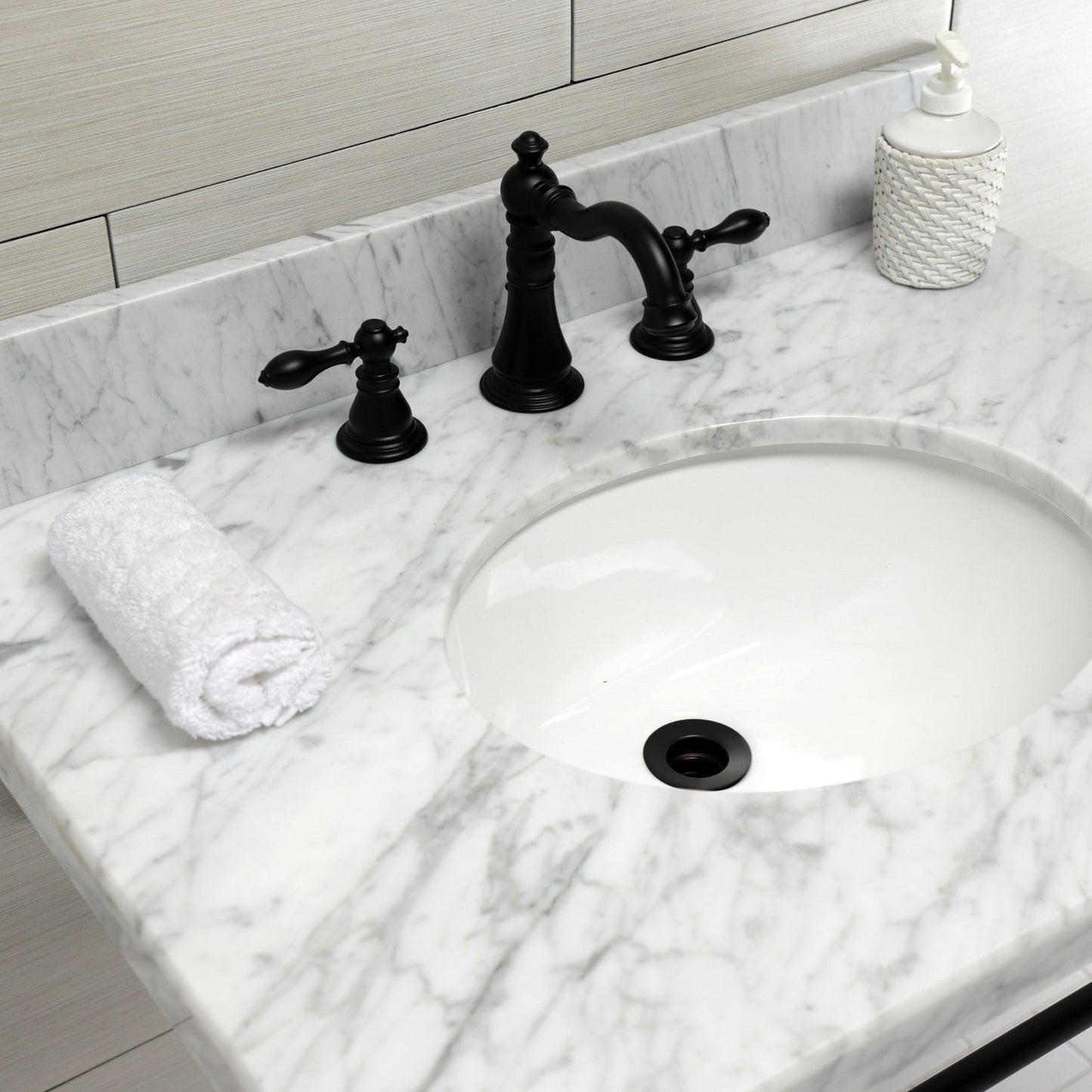 American Classic Widespread Bathroom Faucet