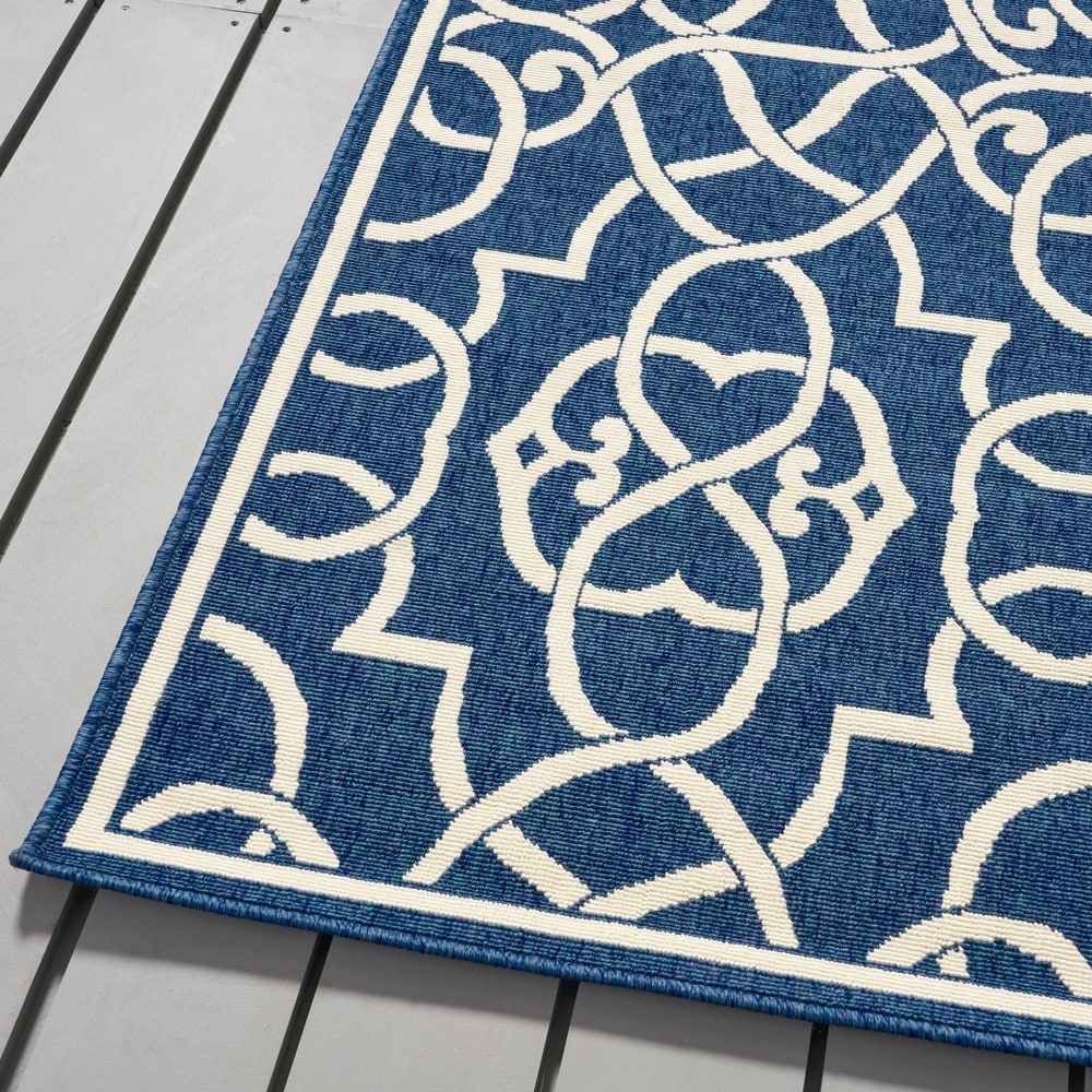 Belmont Indoor/ Outdoor Geometric Area Rug by Christopher Knight Home