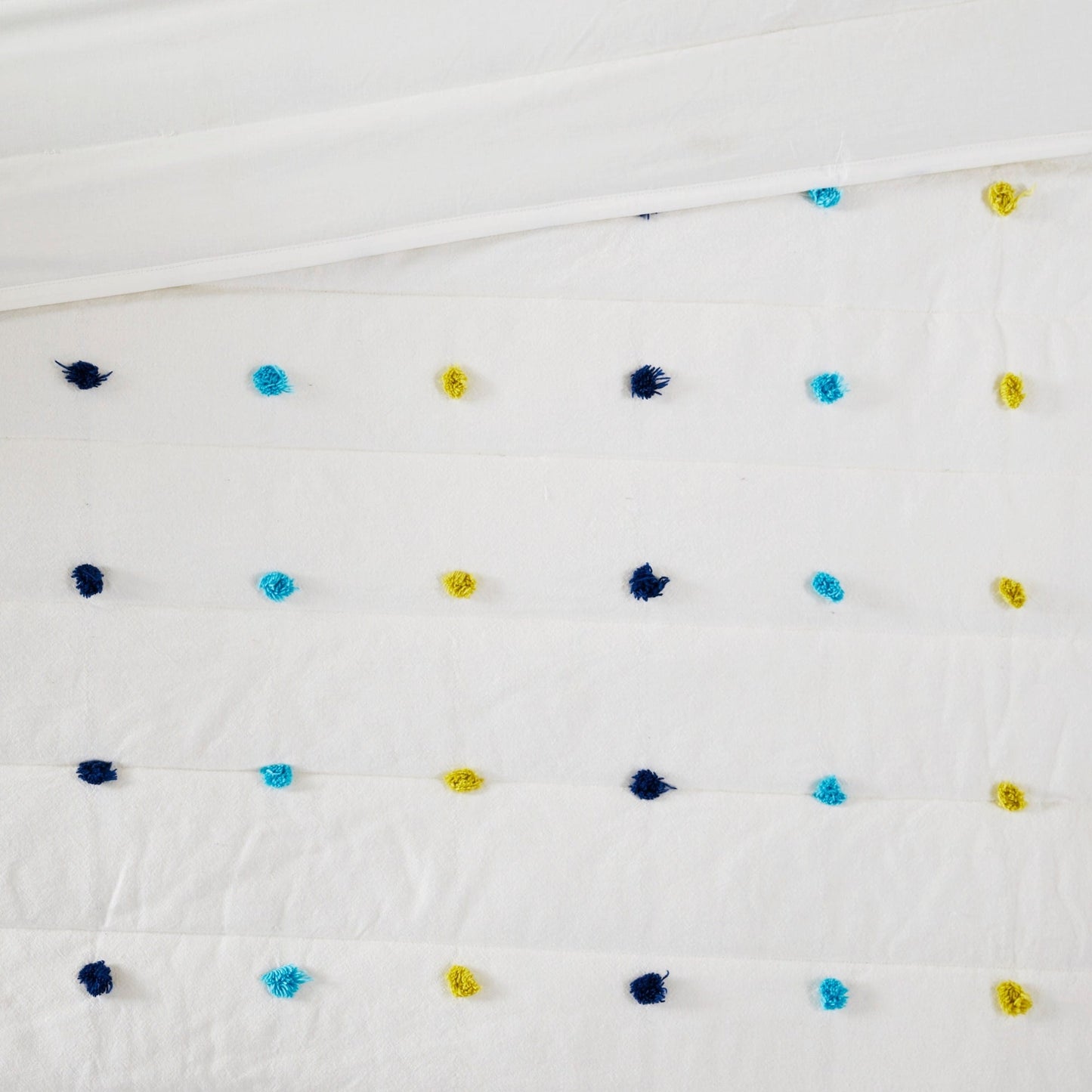 Intelligent Design Kids Ensley Pom Pom Cotton Jacquard Quilt Set with Throw Pillows