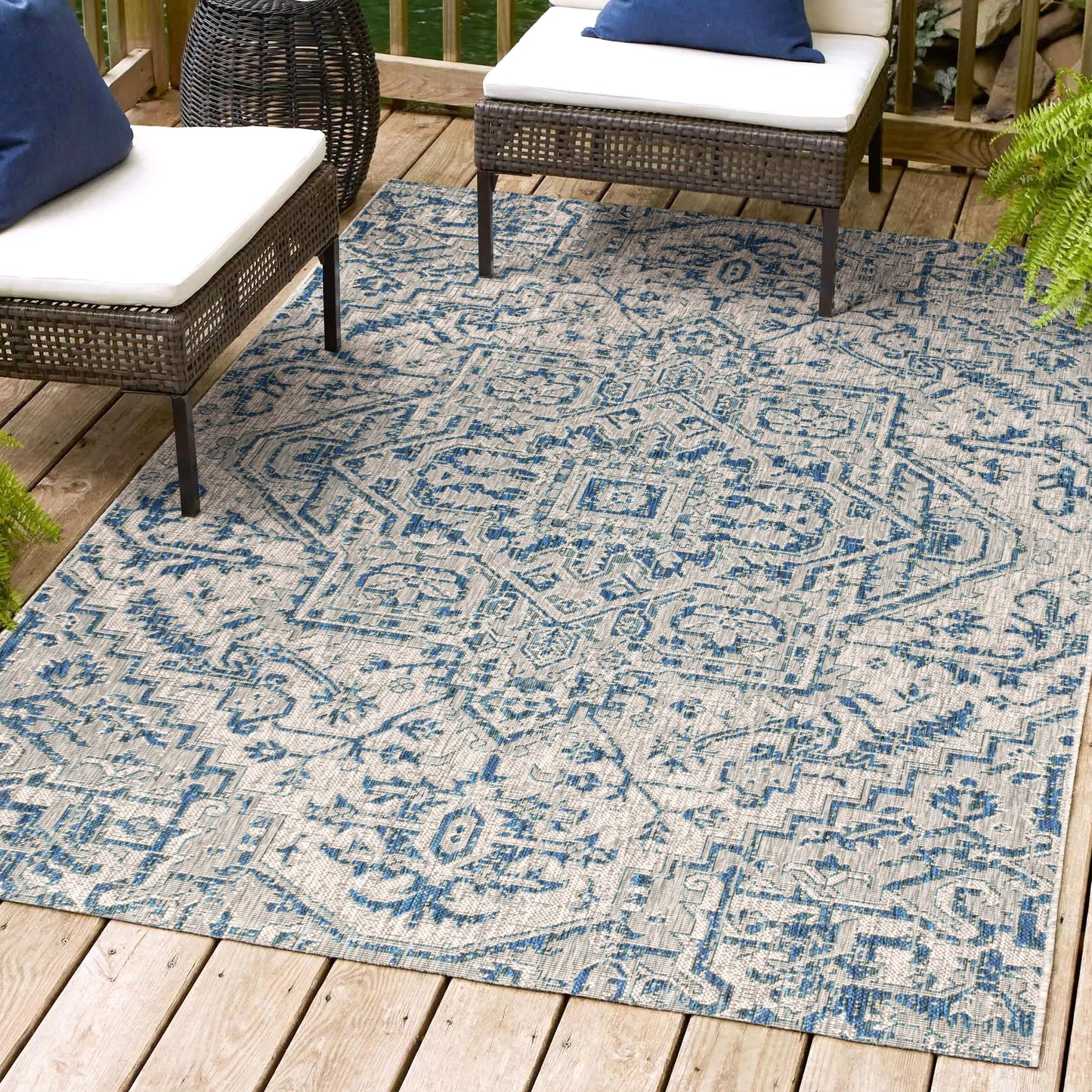 JONATHAN Y Charleston Medallion Indoor/Outdoor Area Rug