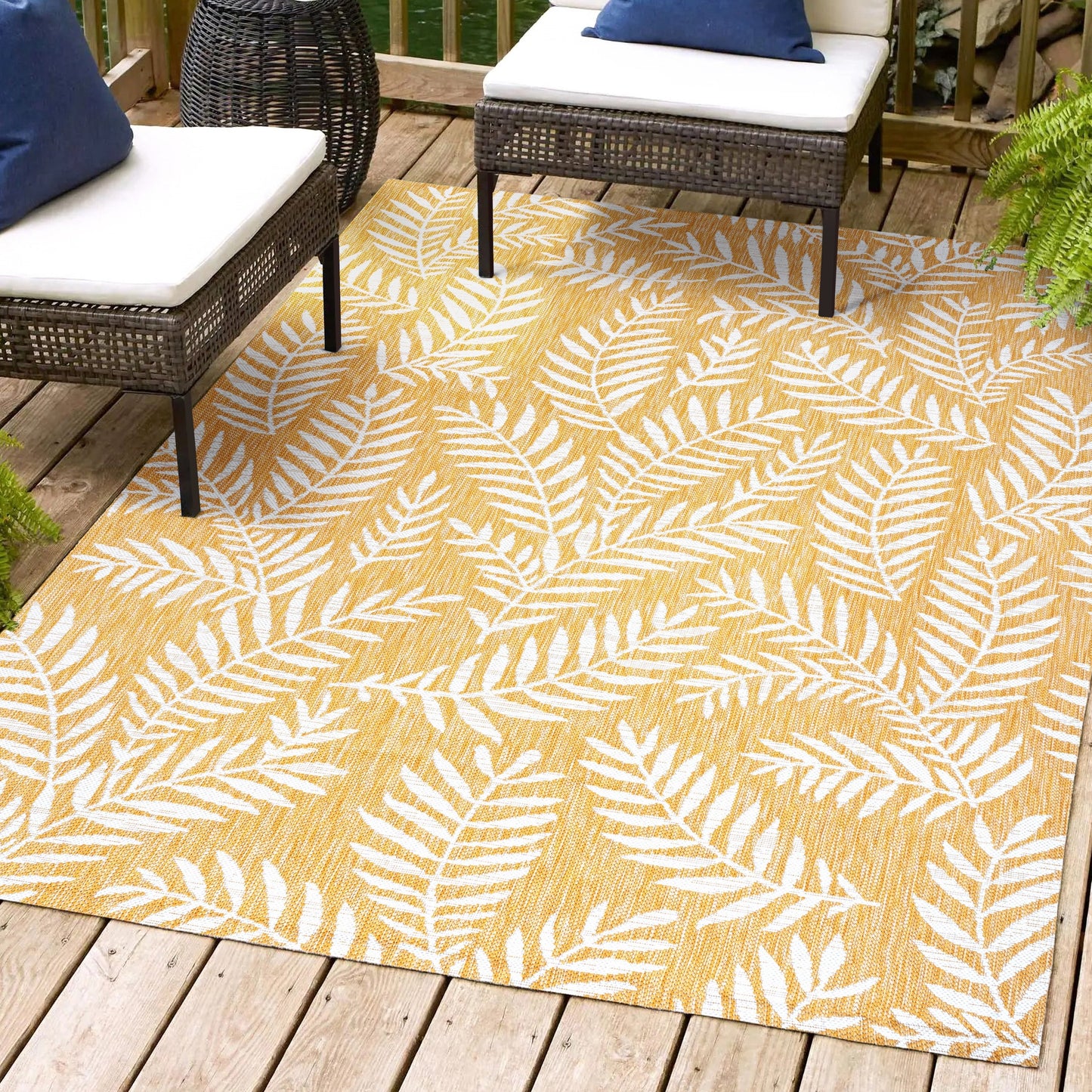 JONATHAN Y Galon Palm Frond Indoor/Outdoor Area Rug
