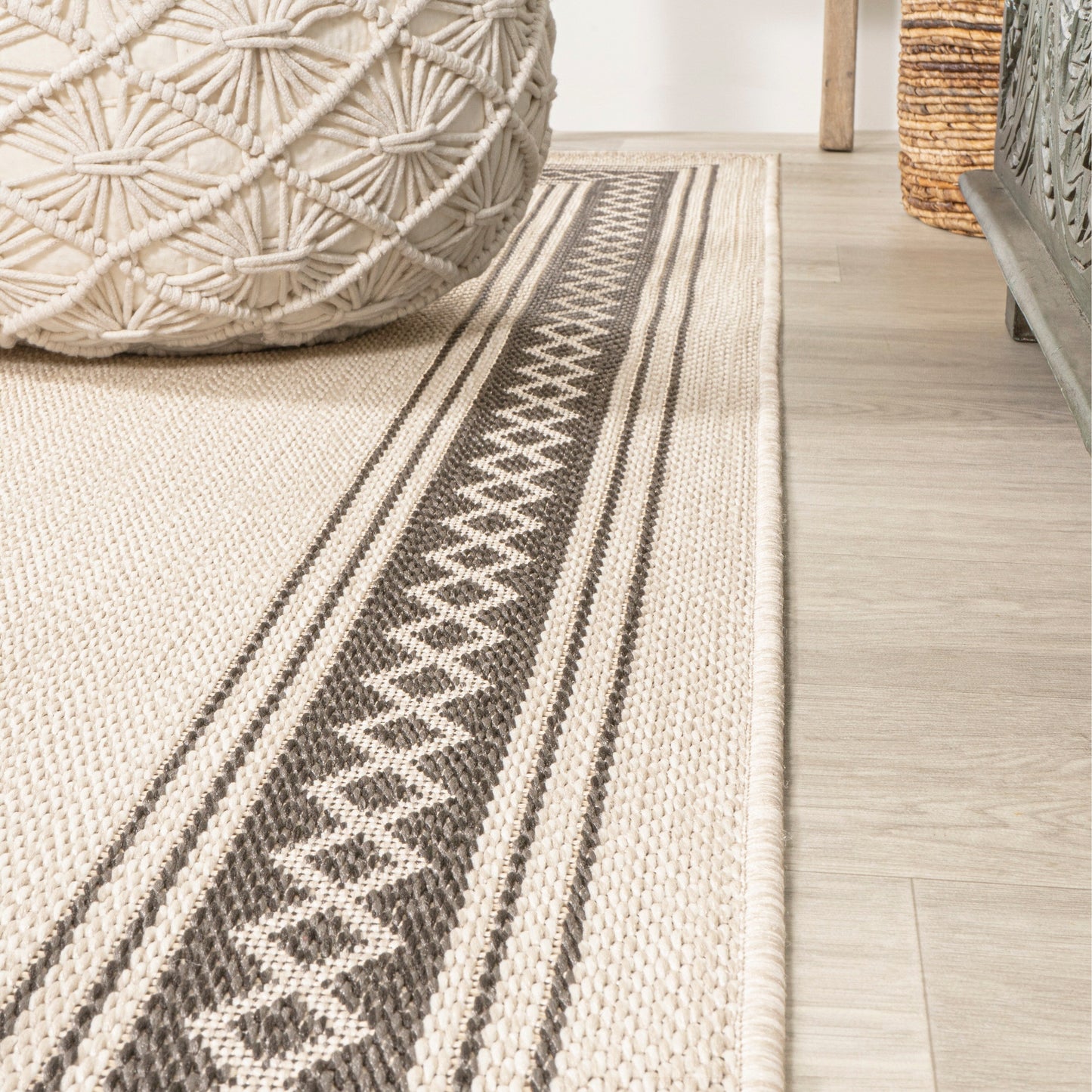 JONATHAN Y Havana Classic Diamond Border Indoor/Outdoor Area Rug