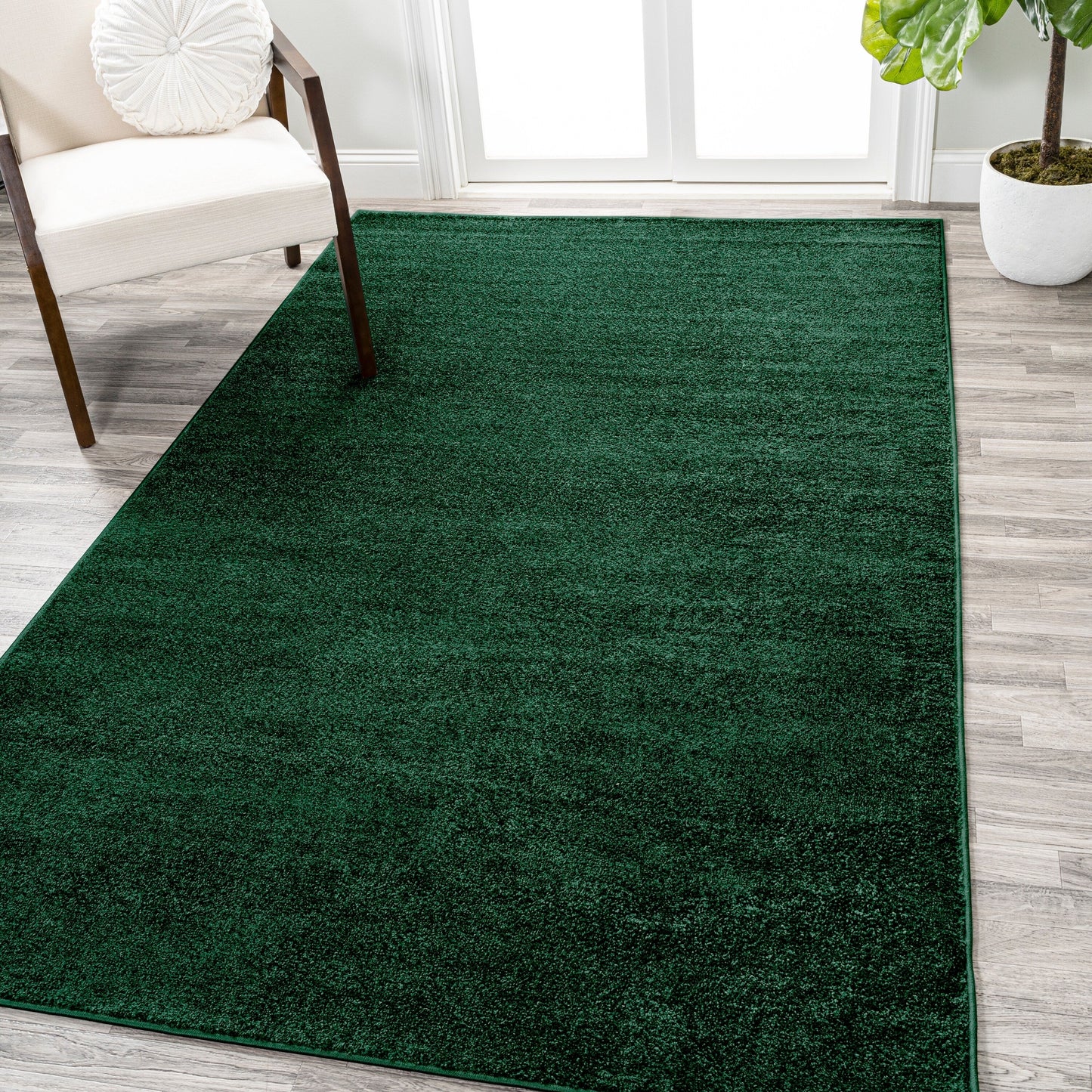 JONATHAN Y Tumbling Solid Low-Pile Area Rug
