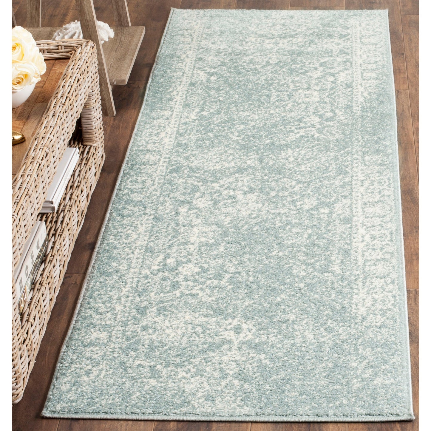 SAFAVIEH Adirondack Riin Rustic Shabby Chic Distressed Rug
