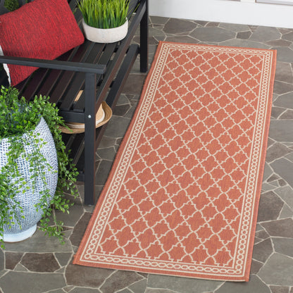 SAFAVIEH Courtyard Janell Trellis Indoor/ Outdoor Waterproof Patio Backyard Rug
