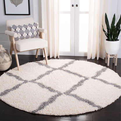 SAFAVIEH Dallas Shag Darina Trellis 1.5-inch Thick Rug