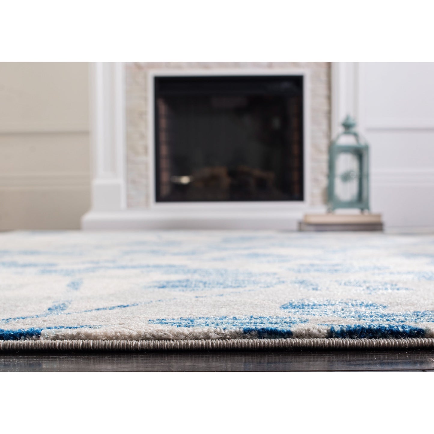 SAFAVIEH Evoke Floral Amale Area Rug