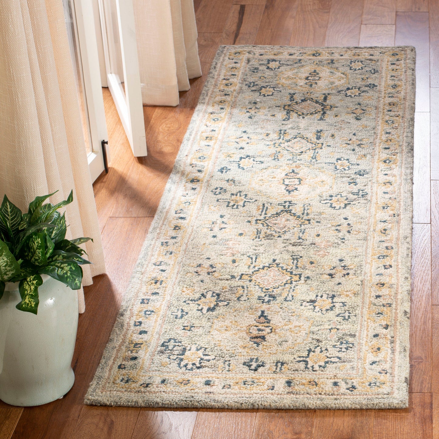 SAFAVIEH Handmade Aspen Kerstin Boho Tribal Wool Rug