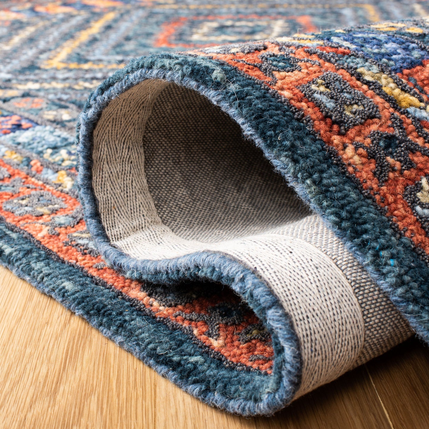 SAFAVIEH Handmade Aspen Wubbine Moroccan Boho Wool Rug