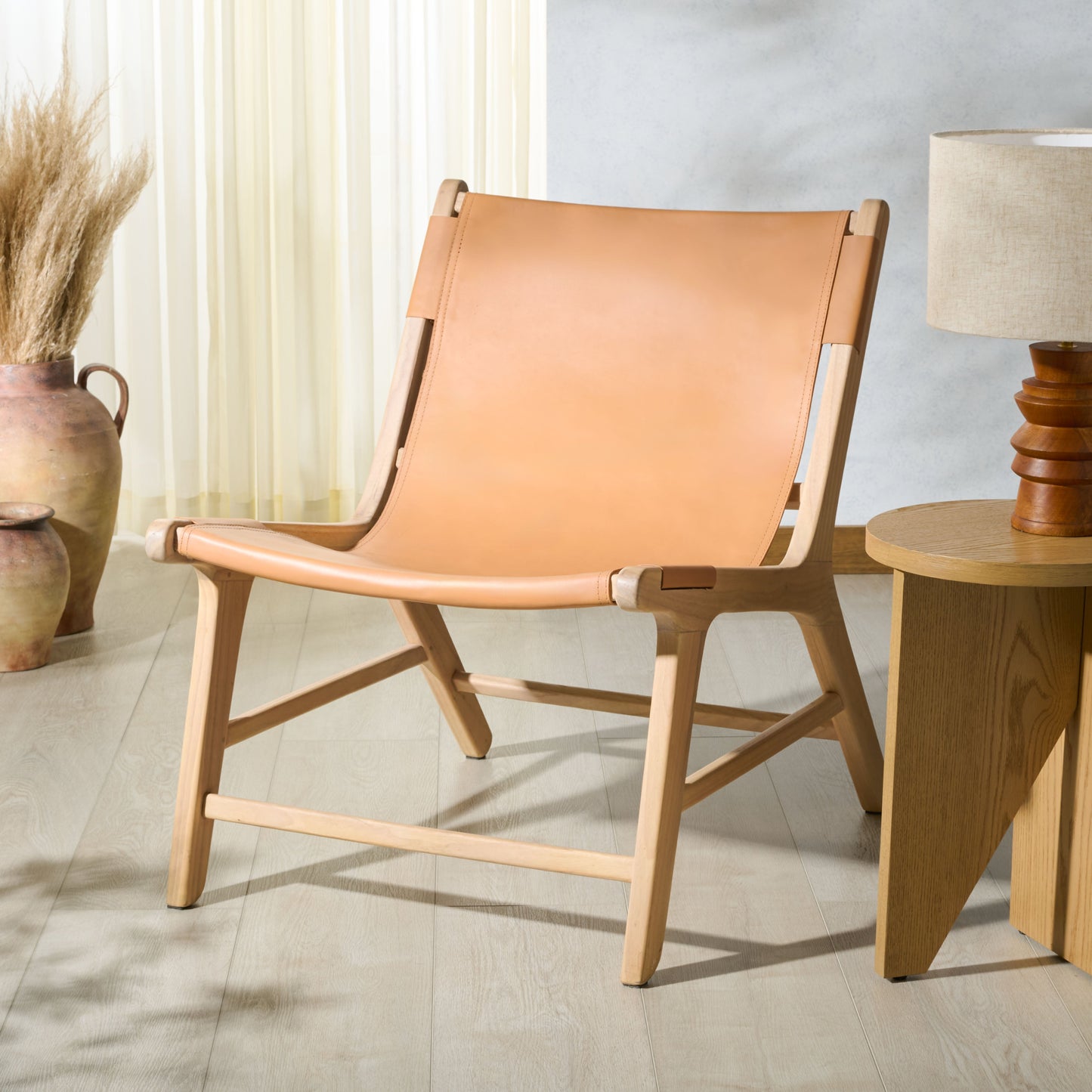 Alanarose Leather Accent Chair | Safavieh Couture – SFV1903